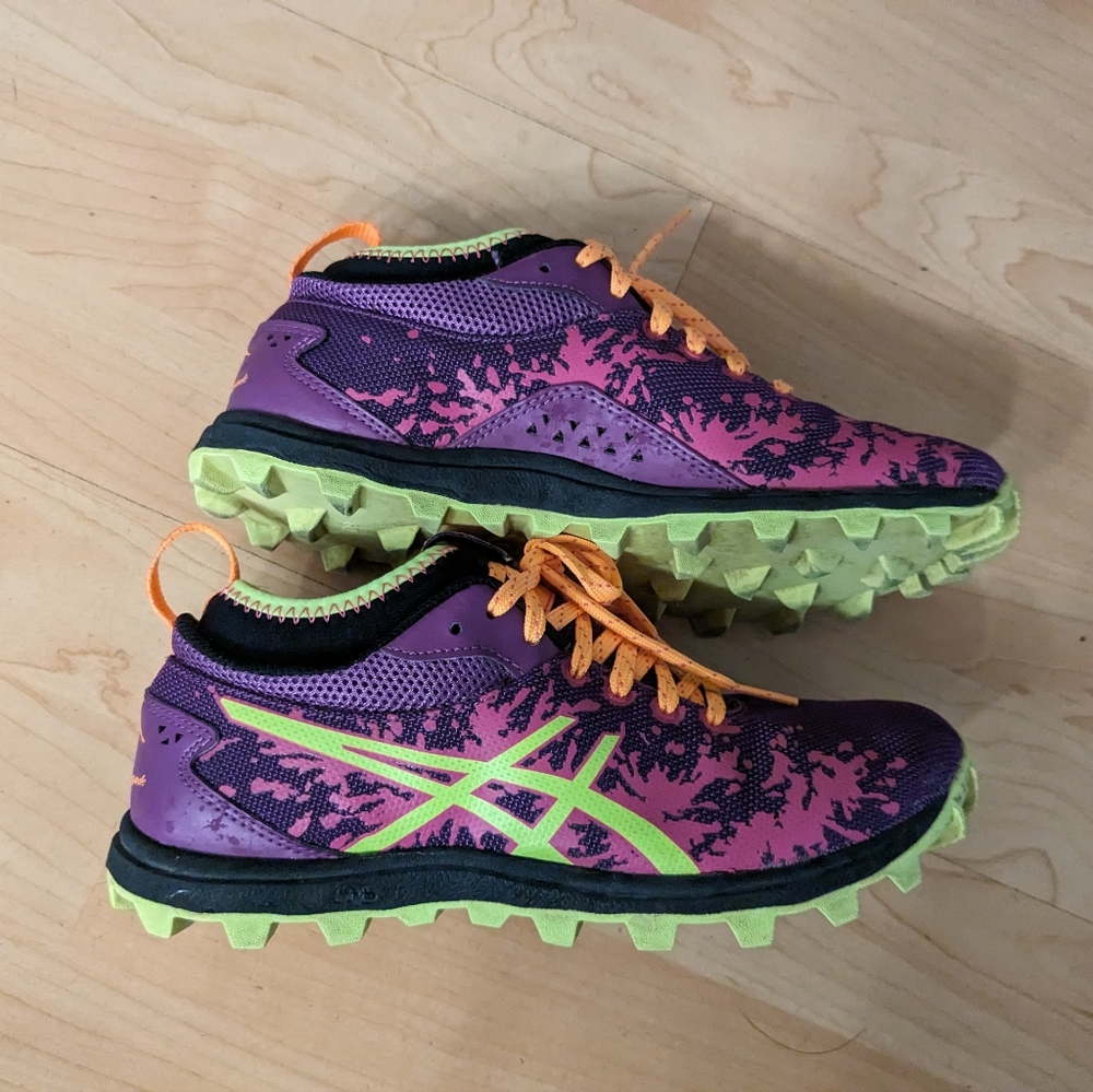 Asics Trail Running Shoe good for size 5/5.5